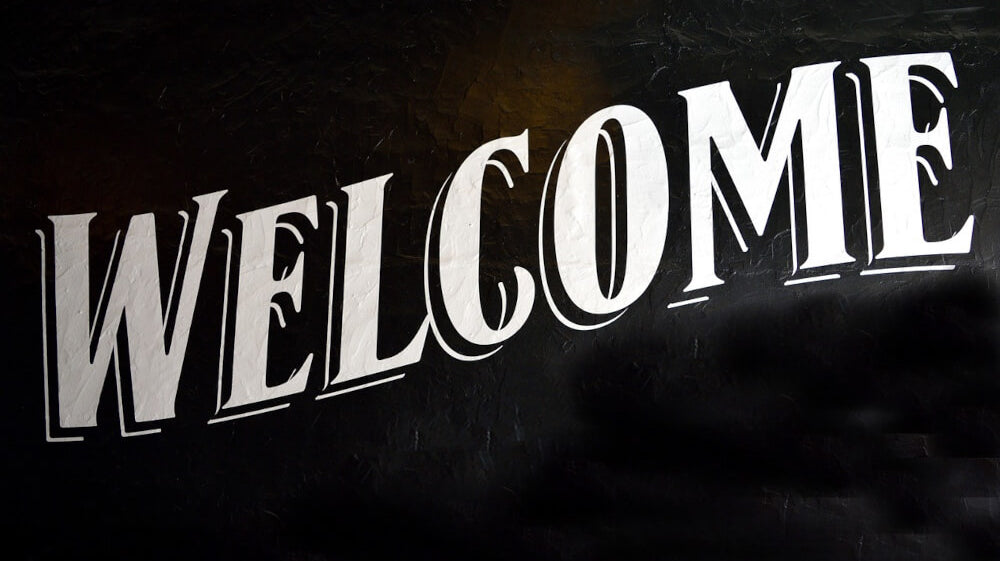 welcome-sign-image-with-text-welcome-to-great-dog-co-com